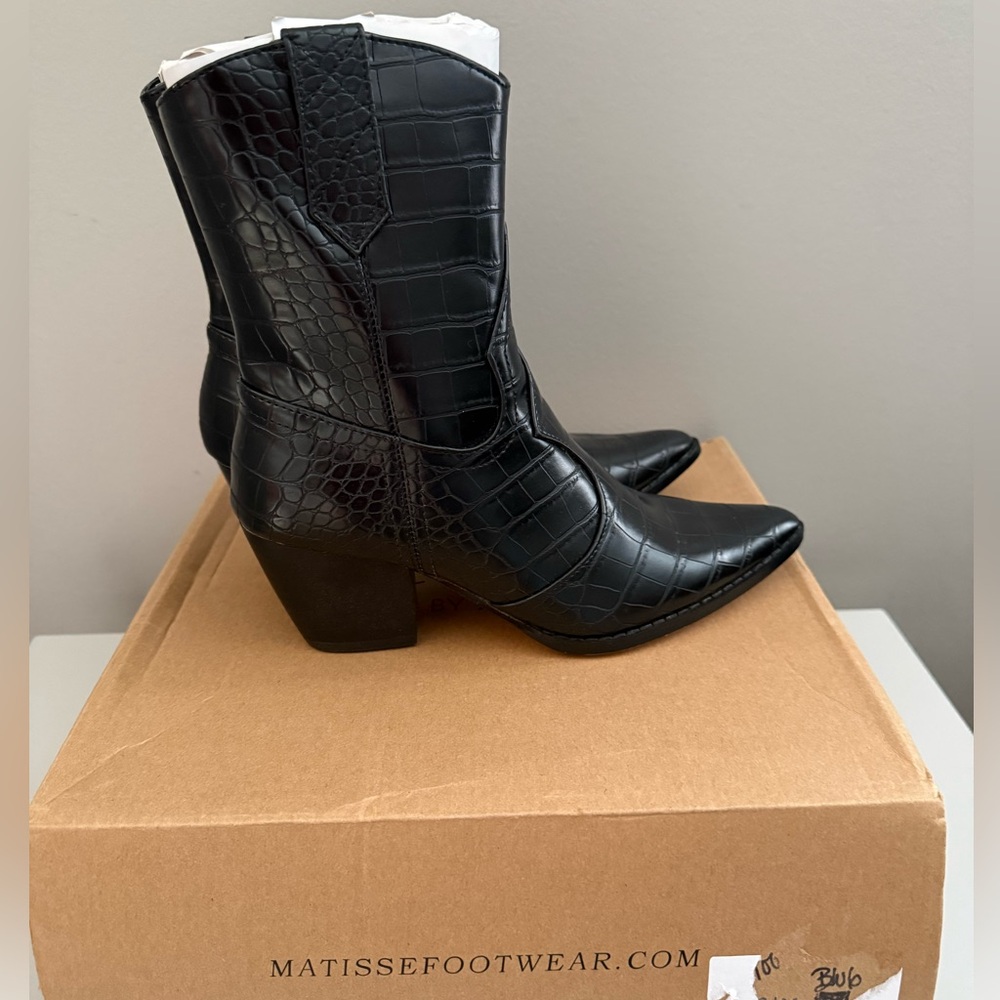 Coconuts by Matisse Black Bambi Western 6M Booties Brand New - Picture 2 of 11